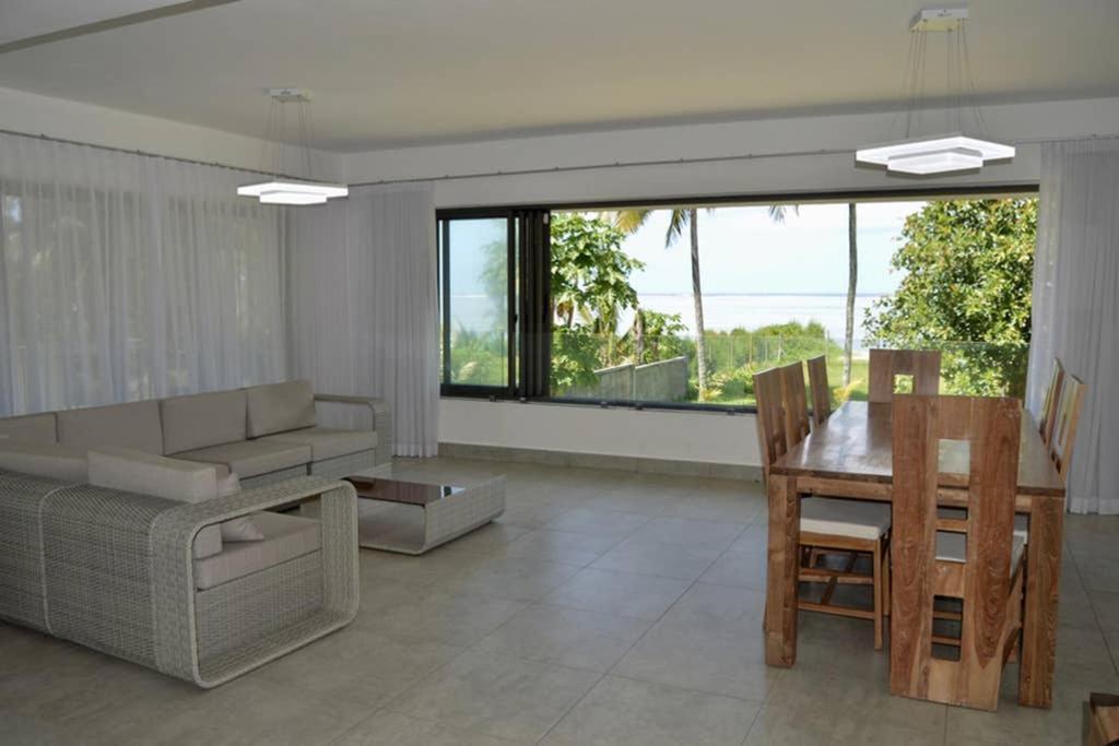 Appartement De Luxe Sur La Plage Riambel 外观 照片